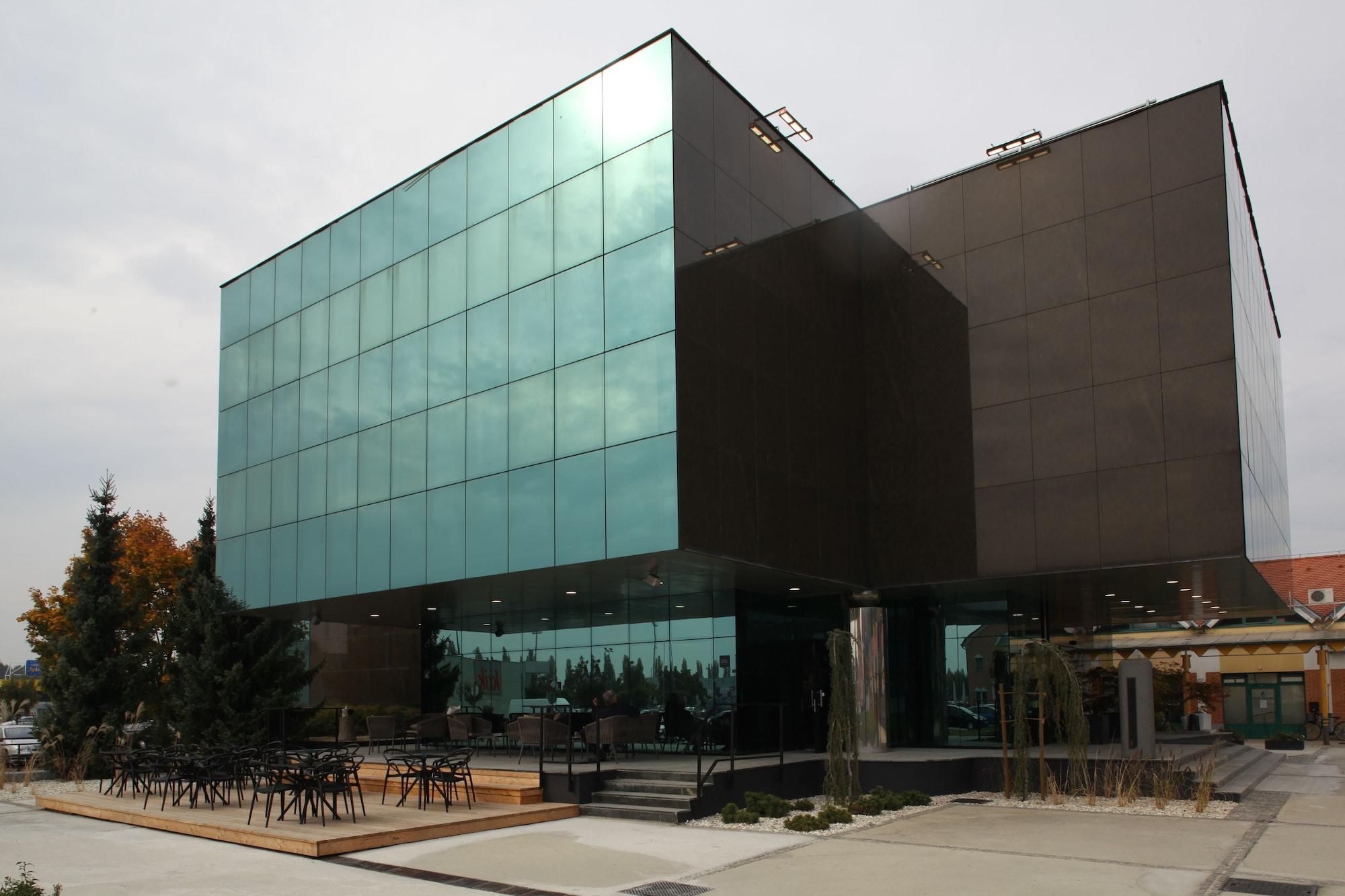 Hotel Cubis Лендава Экстерьер фото